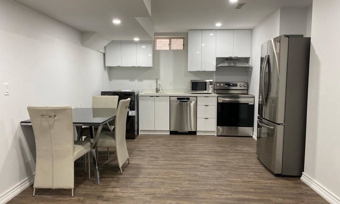 Vaughan Apartamento | Vicky Vacation Rentals #1