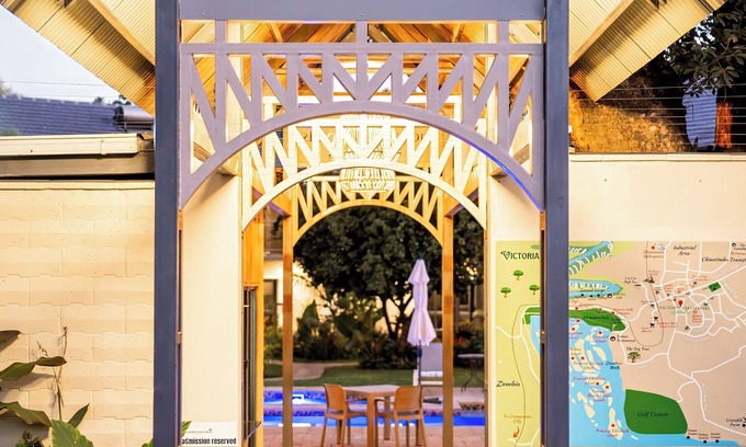 Victoria Falls Hotel | Victoria Falls Oasis Hotel