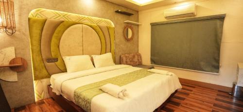 Alappuzha Hotel | Victoria Houseboats