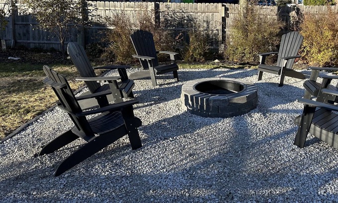 St Ignace Casa | Victorian charmer just steps from the lake!