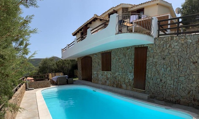 Torre delle Stelle Casa | Villa Acquamarina semi detached villa with private pool and wifi