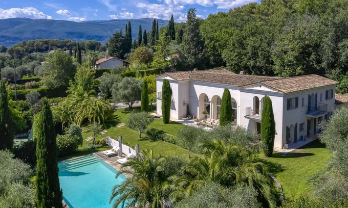 Chateauneuf-Grasse Villa | Villa Bellecour - with tennis court