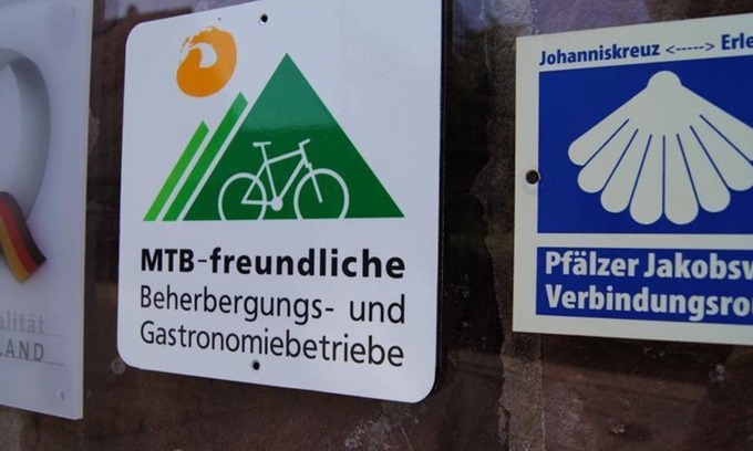 Rodalben Casa | Villa Bruderfels, Hotel Garni - Habitación doble con ducha / WC