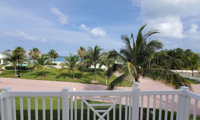 Alice Town Casa | "VILLA POR EL MAR" 3 Dormitorios / 3 Baños