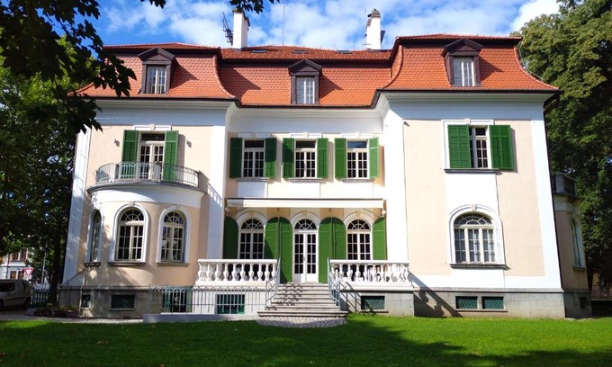 Krnov Casa | Villa Cafe