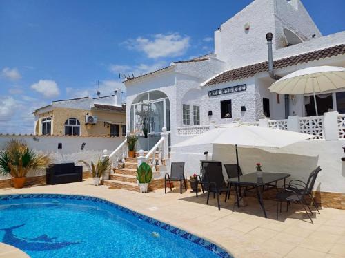 San Luis Villa | Villa de Lagos Coloridos