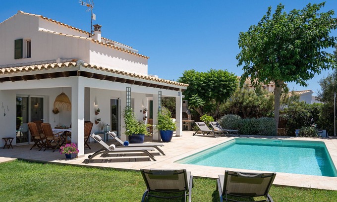 Binisafua Villa | "Villa El Olivo Menorca" con vista al mar, Wi-Fi, piscina, jardín y terrazas; aparcamiento disponible