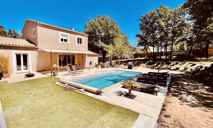 Provence Villa | Villa En Provence with Swimming Pool