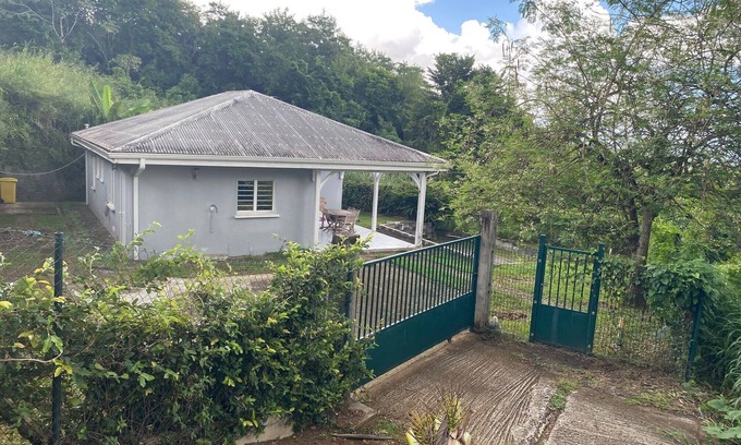 Riviere-Salee Villa | Villa F4 vue mer Dans un Écrin de Verdure au Calme à Proximité des Plages du sud