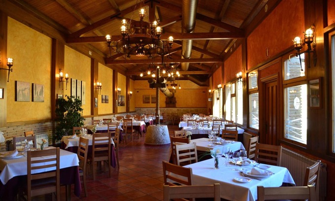 Herrera de Valdecanas Casa | Villa Ferrera Posada Rural