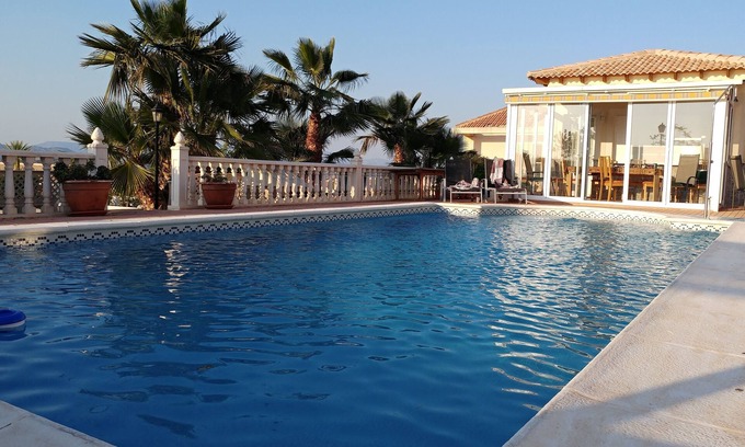 Campos del Río Villa | Villa para 8 personas con piscina privada.