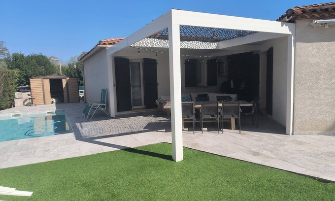 Saint-Mathieu-de-Treviers Villa | Villa Avec 6 Couchages Dans un Village Calme et Arboré