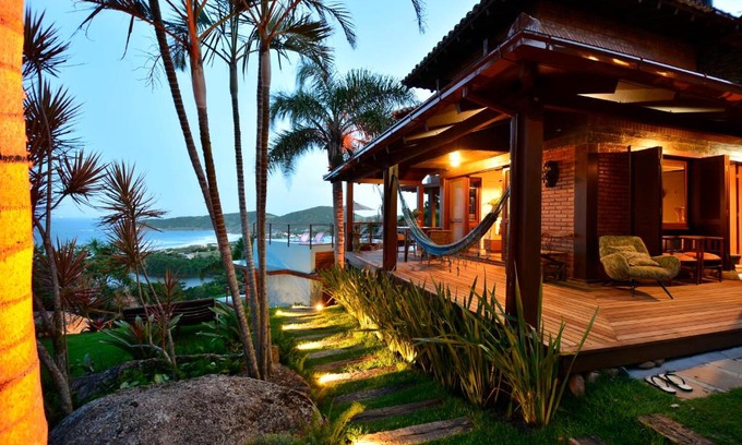 Praia do Rosa Casa | Villa Gardena Suites