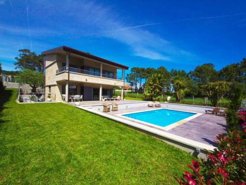 Montalvo Casa | Villa in Sanxenxo with Sea View & Pool