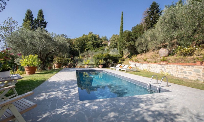 Capannori Villa | Villa Iris with Swimming Pool