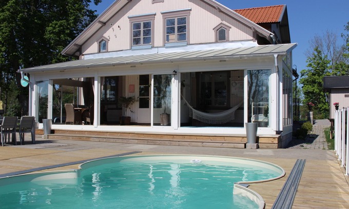 Orsundsbro Villa | Villa Kulla - campo de romance!