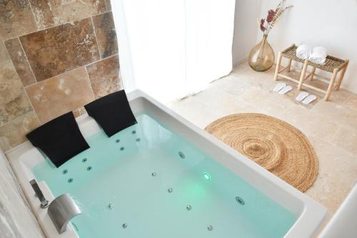 Lembras Villa | Villa l'Insolente Spa Sauna Chambre 50 nuances de Grey