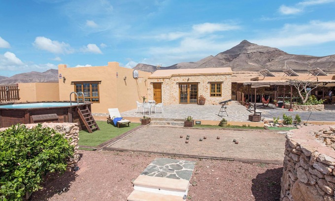 Tefia Villa | Villa "La Vista de Tefía" con vistas a la montaña, piscina, Wi-Fi, terraza y jardín