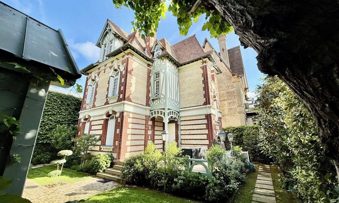 Deauville City Centre Villa | Villa Les Camélias - Near Hôtel Normandy Deauville