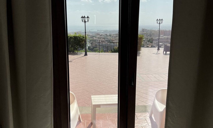 Sant'Agata Li Battiati Casa | Villa Leucatia Bed&Events