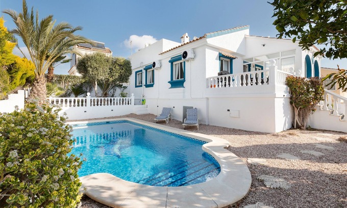 Mazarrón Villa | Villa 'Mabel' con vistas a la montaña, Wi-Fi y aire acondicionado