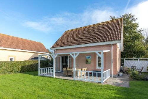 Kamperland Villa | Villa-Meerchen-Villa-mit-ueberdachter-Terrasse-800m-vom-Strand-entfernt