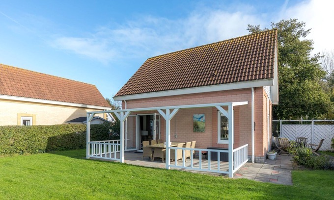 Kamperland Villa | "Villa Meerchen", Villa mit überdachter Terrasse, 800m vom Strand entfernt