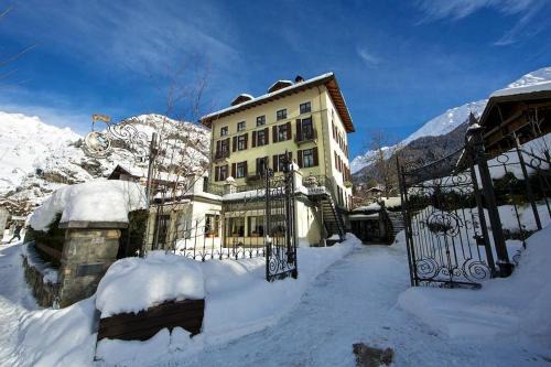Courmayeur Hotel | Villa Novecento Romantic Hotel - Estella Hotel Collection & Experience
