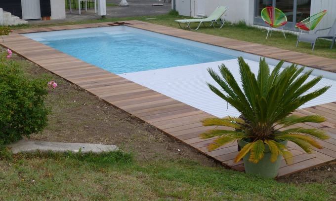 Loix Villa | Villa en parcela de 1100m2 rodeada de muros zona muy tranquila este oeste