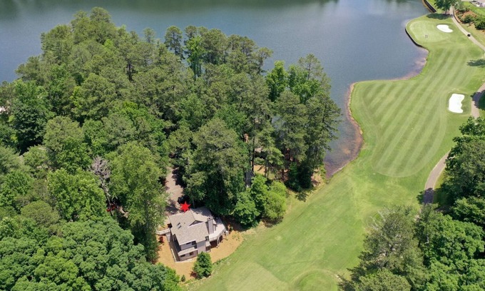 Big Canoe Casa | Villa on 9 - Fireside Sips, Golf Views & Exclusive Extras in Big Canoe