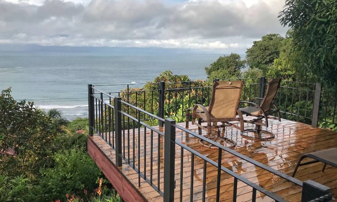 Dominicalito Villa | Villa Playa Vista @ Canto Del Mar Piscina Privada - Surf / Vista al Mar