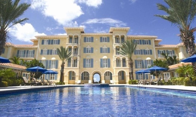 Grace Bay Condominio | Villa 308 3er piso dlx 3 dormitorios, 3 baños frente al mar (para 6-7)