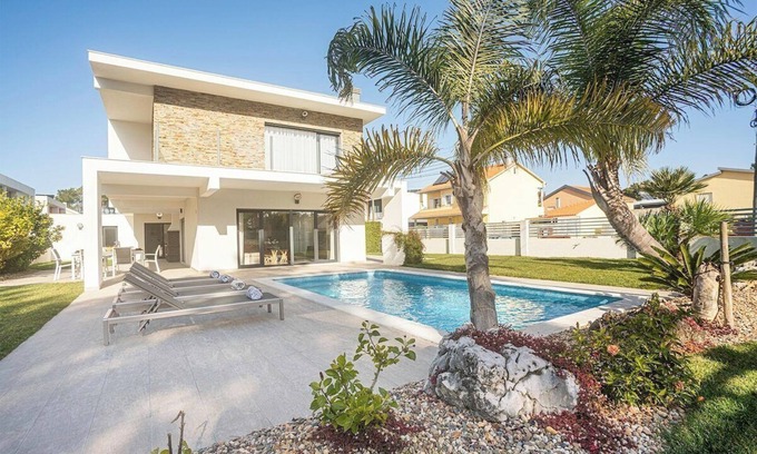 Charneca de Caparica e Sobreda Villa | Villa Sassi - Recent & modern villa with a swimming pool and BBQ