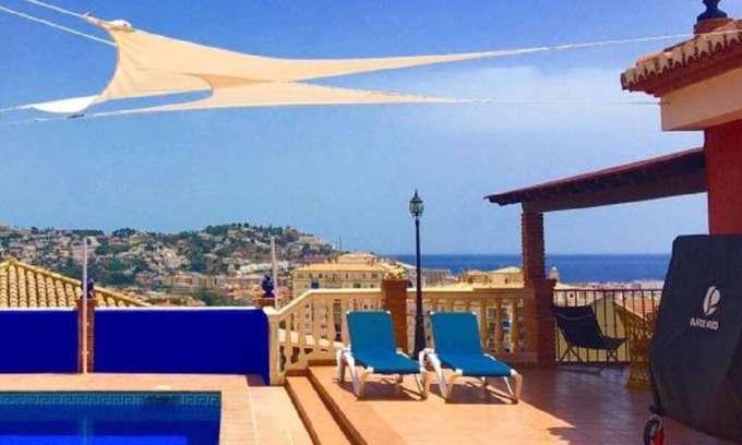 Almuñécar Chalet De Esquí | VILLA SERYMAR : vistas al mar, piscina,parking privado,juegos,home cinema,wi-fi