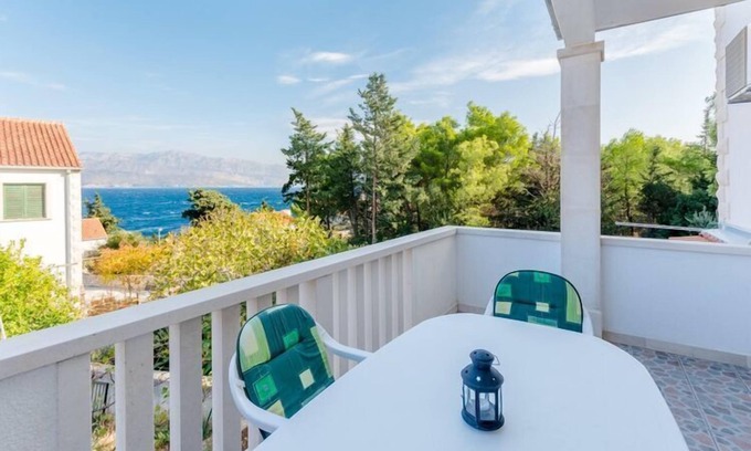 Splitska Apartamento | Villa Stella - Two Bedroom Apartment with Terrace and Sea View (Stella)