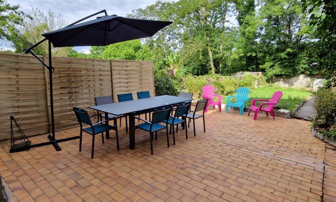 Oloron-Sainte-Marie Villa | Villa "Sweetlodge" with Private Terrace, Private Garden & Wi-Fi