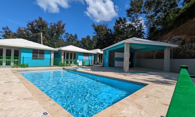 Pedernales Villa | Villa Tucan | Queen Beds | Pool | Parking | Sunset