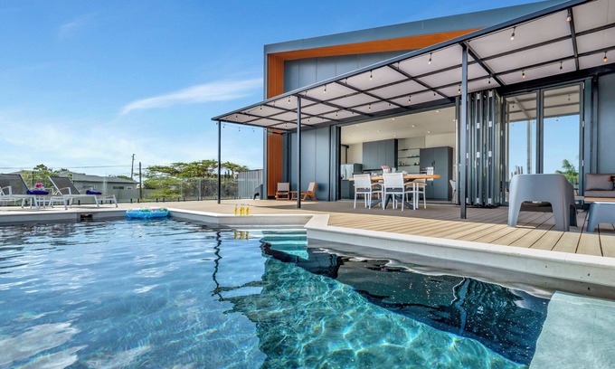 Sabana Liber Casa | Villa with a pool and views of the island and the ocean. A Home that feels good.