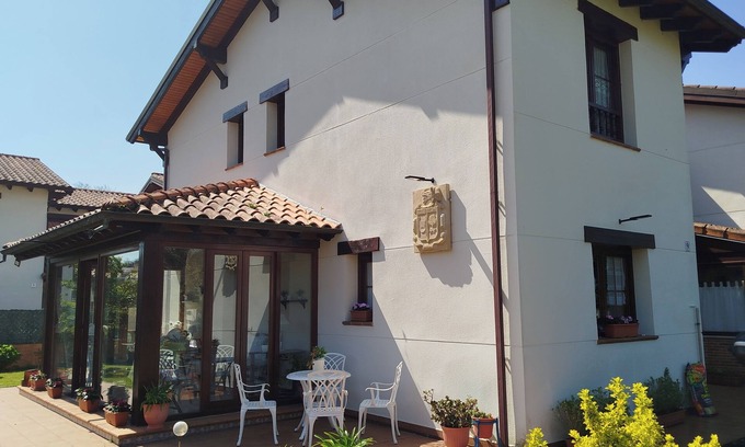 Santa María de Cayón Cabaña | Chalet con amplio jardin próximo al Parque de Cabárceno