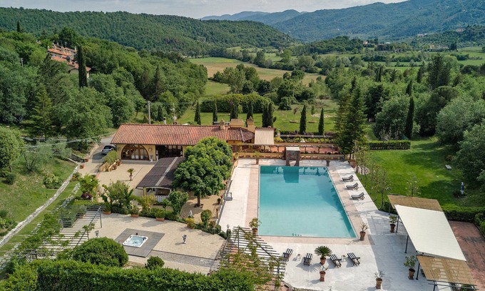 Rignano sull'Arno Villa | Villa with Florence Pool / Breakfast, Quitedian housekeeping, AirCon whirlpool