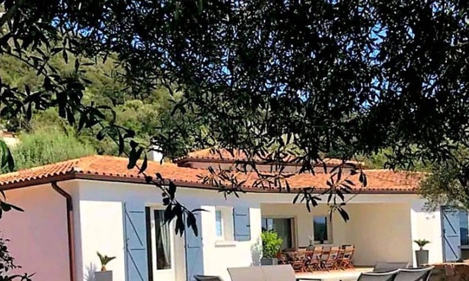 Figari Villa | Villa con piscina climatizada entre Porto Vecchio y Bonifacio a 10 minutos de las playas.