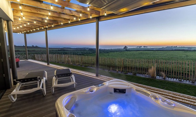 Plougonvelin Casa | Villa with private Jacuzzi, relaxing wellness weekends and holidays, seaside