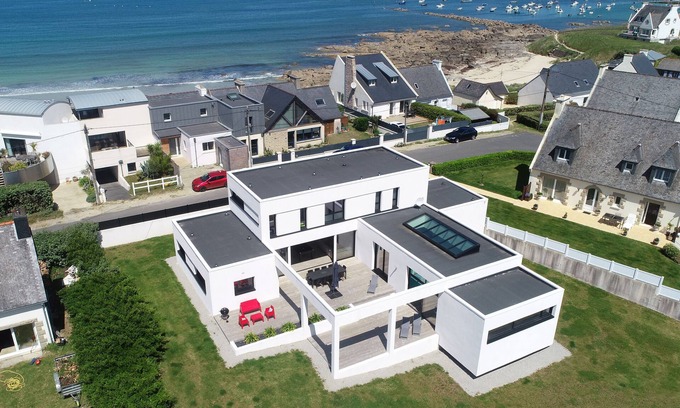Plouescat Villa | Villa Pool and Beach Brittany, piscina cubierta climatizada 4x8m, a 50m de la playa