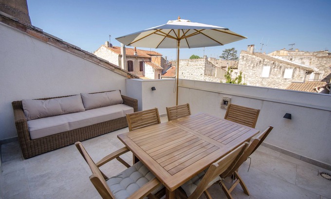 St.-Remy-de-Provence Casa | Casa de pueblo en el corazón del centro histórico con azotea y garaje.
