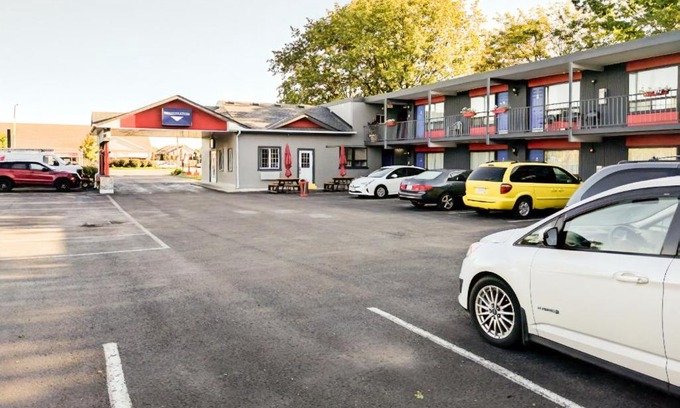 Niagara Falls Hotel | Villager Lodge Niagara Falls