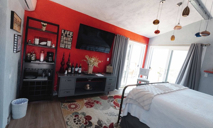 San Antonio de las Minas Chalet De Esquí | Viña Calabria Paloma Upscale King Chalet with Baranda