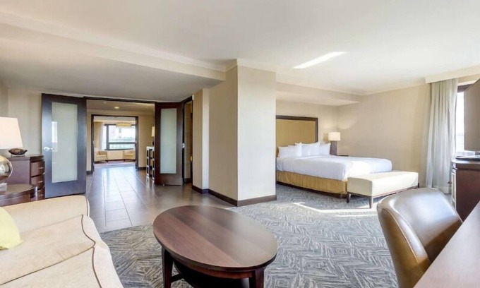 Dupont Circle Hotel | Vintage Charm in Historic D.C. District! Swimming Pool, Pets Allowed!