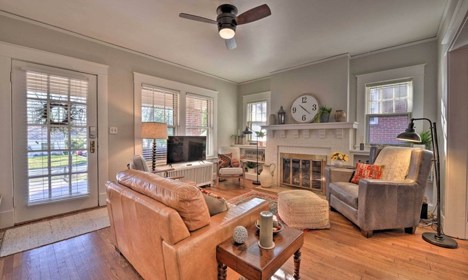 Greensboro Casa | ¡NUEVO! Vintage Cottage <1 milla a UNC Greensboro!