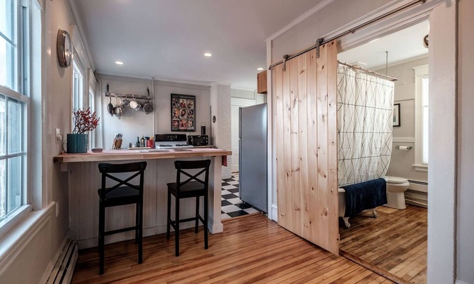 East End Apartamento | Vintage Maine y conveniencia moderna en Portlands Exclusive East End