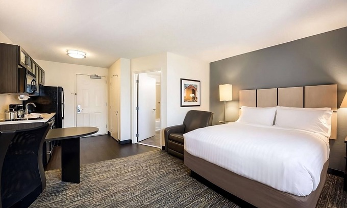 Bryant Pattengill West Complejo | Visit University of Michigan Museum of Natural History! Pets Allowed, Kitchen!